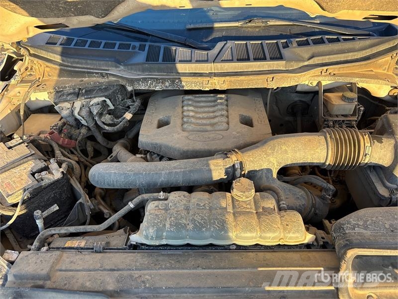 Ford F-150 XLT 4x4 Crew Cab Pickup Інше