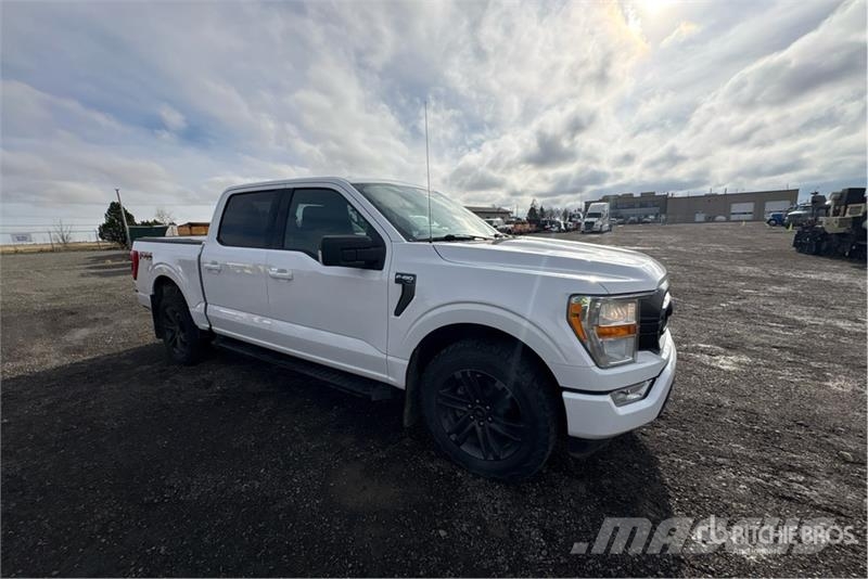 Ford F-150 XLT 4x4 Crew Cab Pickup Muu