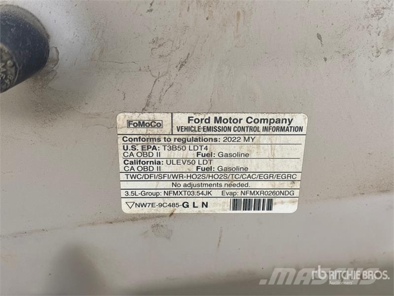 Ford F-150 XLT 4x4 Crew Cab Pickup Kita