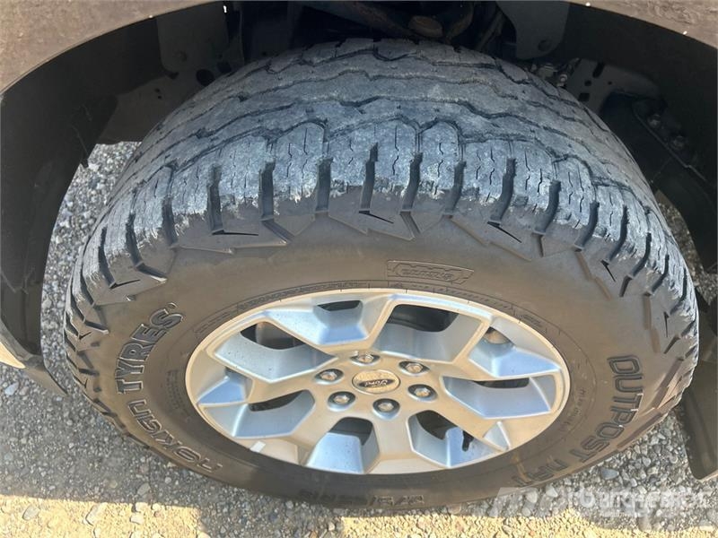 Ford F-150 XLT 4x4 Crew Cab Pickup Ostalo