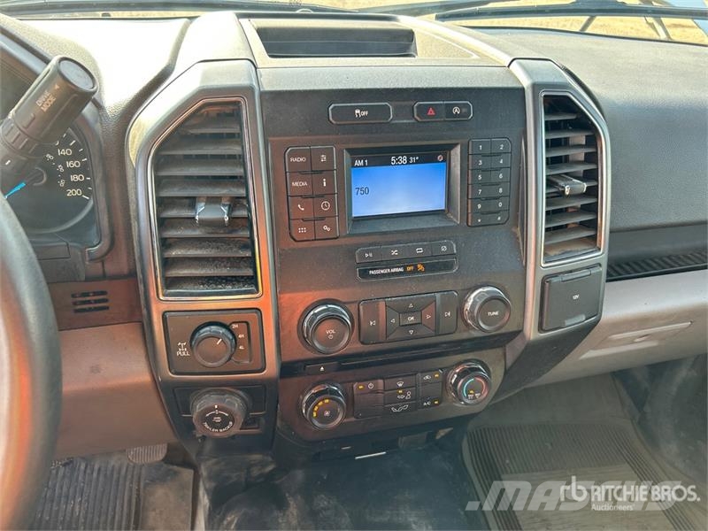 Ford F-150 XLT 4x4 Crew Cab Pickup Ostalo
