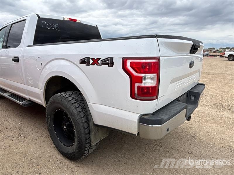Ford F-150 XLT 4x4 Crew Cab Pickup Інше