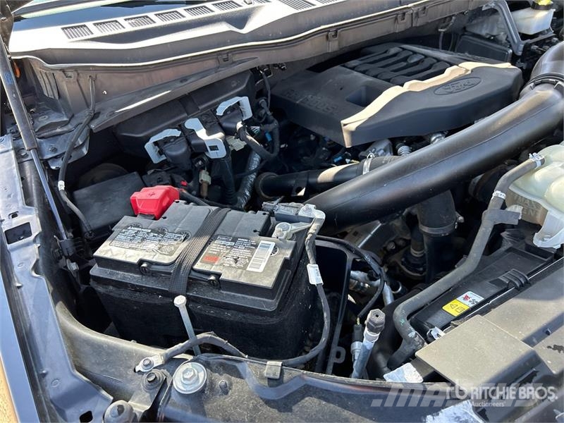Ford F-150 XLT 4x4 Crew Cab Pickup Ostalo