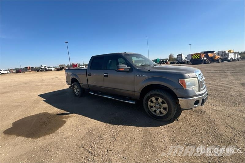 Ford F-150 XLT 4x4 Crew Cab Pickup Drugi