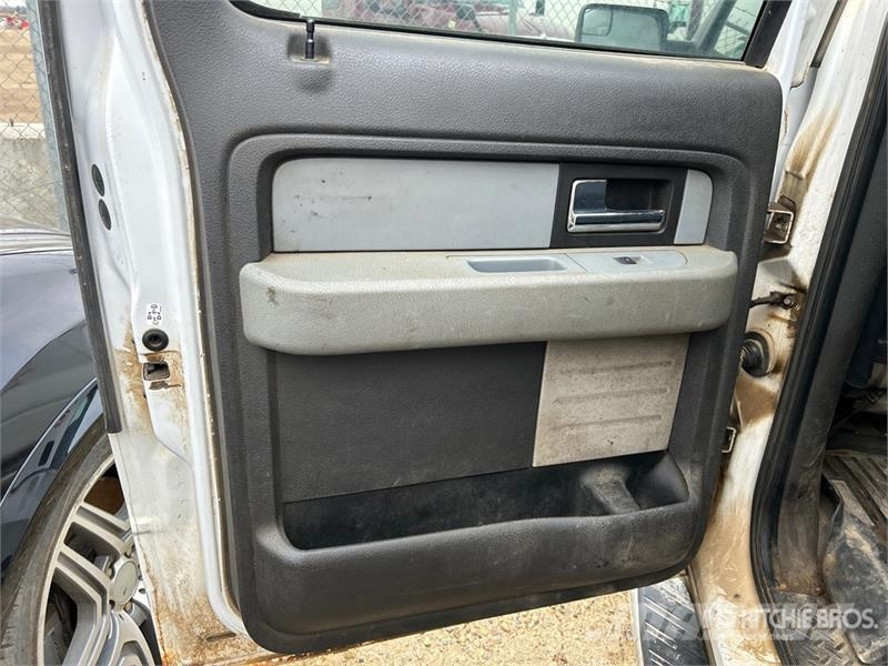 Ford F-150 XLT 4x4 Crew Cab Pickup (Inoperable) أخرى