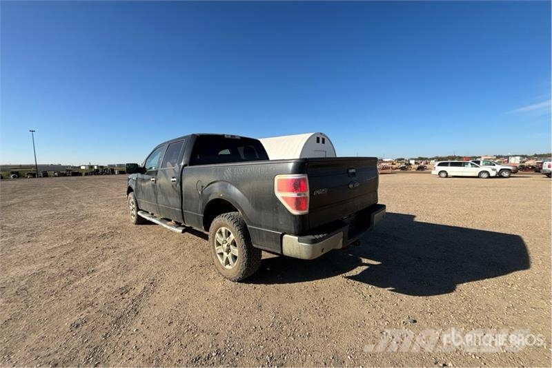 Ford F-150 XLT 4x4 Crew Cab Pickup Muu