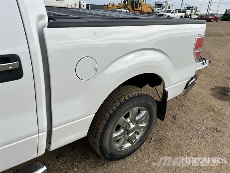 Ford F-150 XLT 4x4 Crew Cab Pickup Drugi