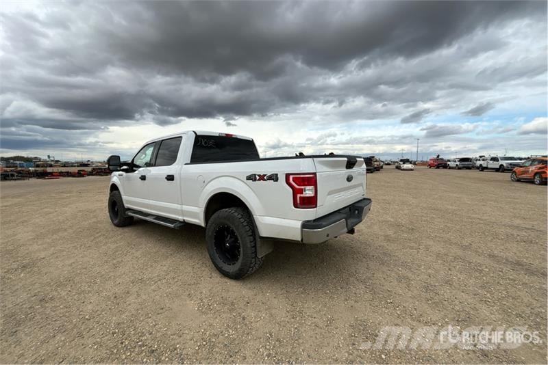 Ford F-150 XLT 4x4 Crew Cab Pickup Інше