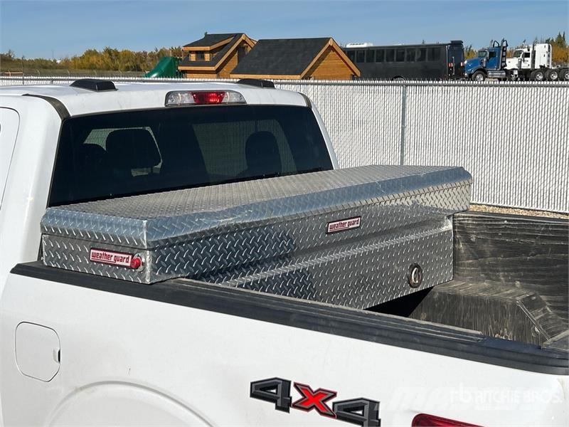 Ford F-150 XLT 4x4 Crew Cab Pickup Ostalo