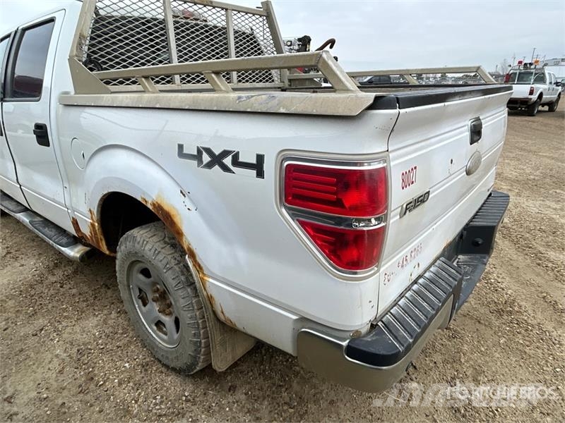 Ford F-150 XLT 4x4 Crew Cab Pickup (Inoperable) أخرى