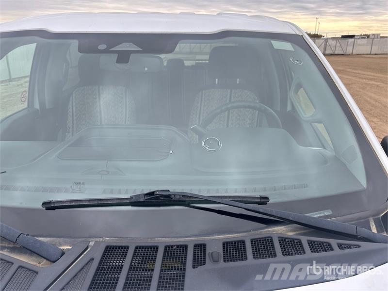Ford F-150 XLT 4x4 Crew Cab Pickup Andere Transporter