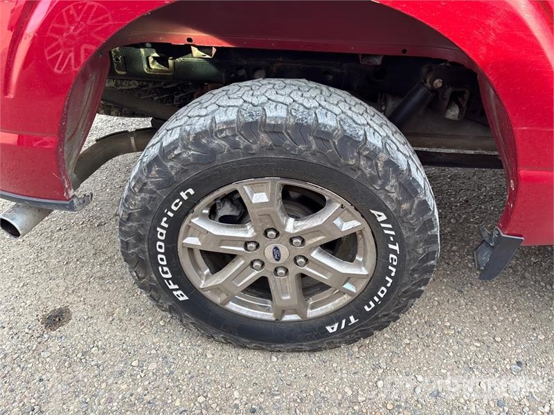 Ford F-150 XLT 4x4 Crew Cab Pickup Inne