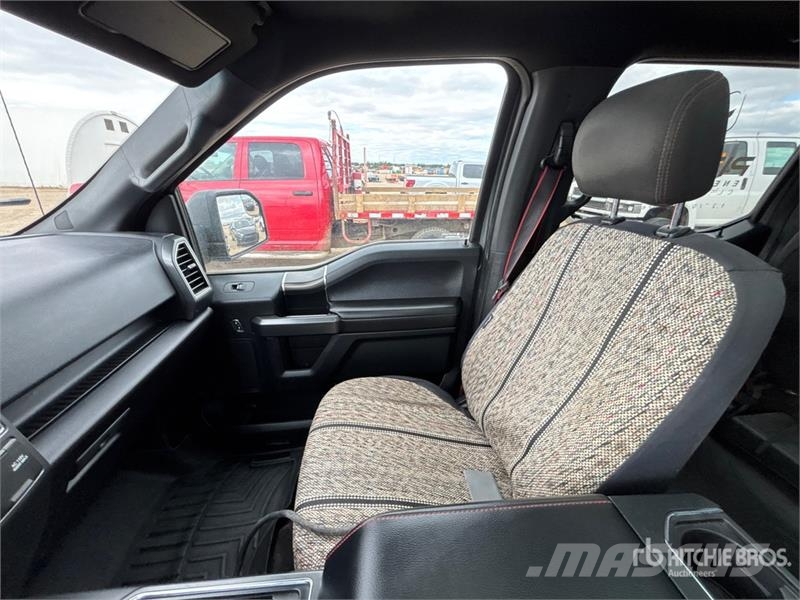 Ford F-150 XLT 4x4 Crew Cab Pickup Muu