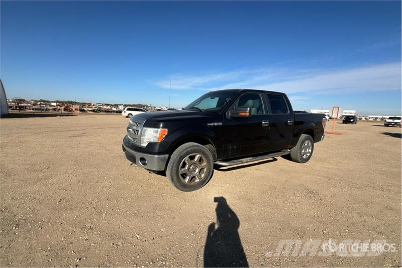 Ford F-150 XLT 4x4 Crew Cab Pickup Muu