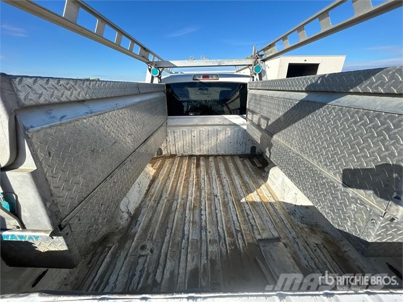 Ford F-150 XLT 4x4 Crew Cab Pickup Ostalo