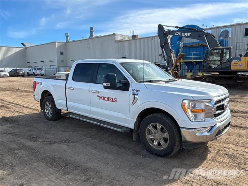 Ford F-150 XLT 4x4 Crew Cab Pickup Ostalo