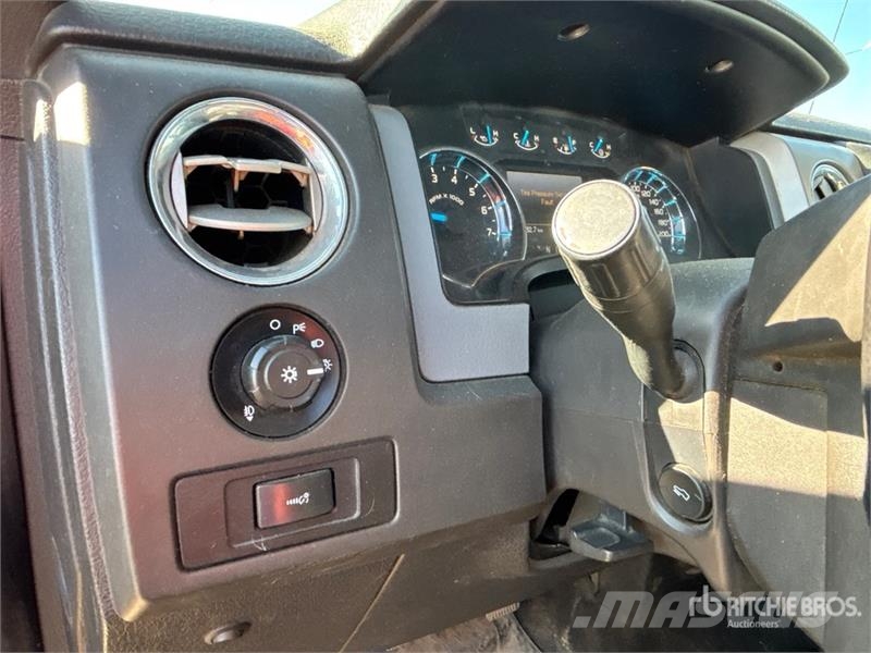 Ford F-150 XLT 4x4 Crew Cab Pickup Muu
