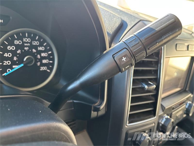 Ford F-150 XLT 4x4 Crew Cab Pickup 其他