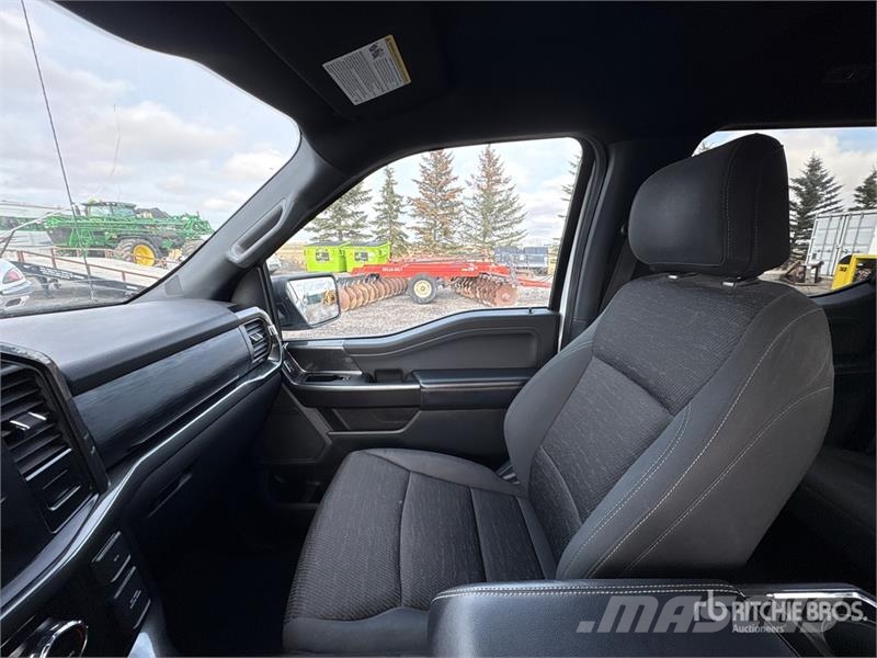 Ford F-150 XLT 4x4 Crew Cab Pickup Muu