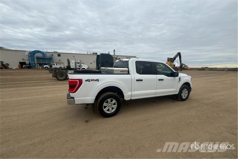 Ford F-150 XLT 4x4 Crew Cab Pickup Andere Transporter