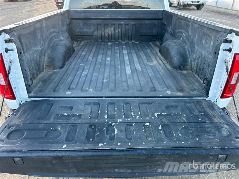 Ford F-150 XLT 4x4 Crew Cab Pickup Andere Transporter