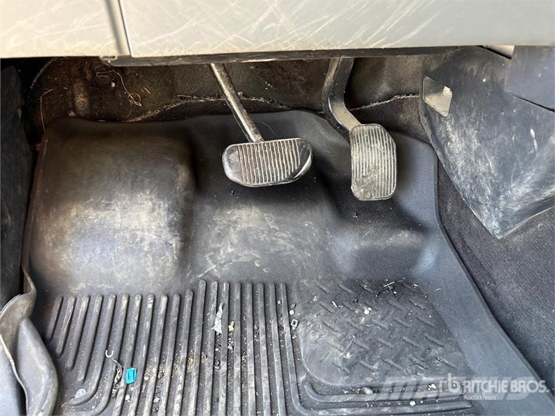 Ford F-150 XLT 4x4 Crew Cab Pickup Otros