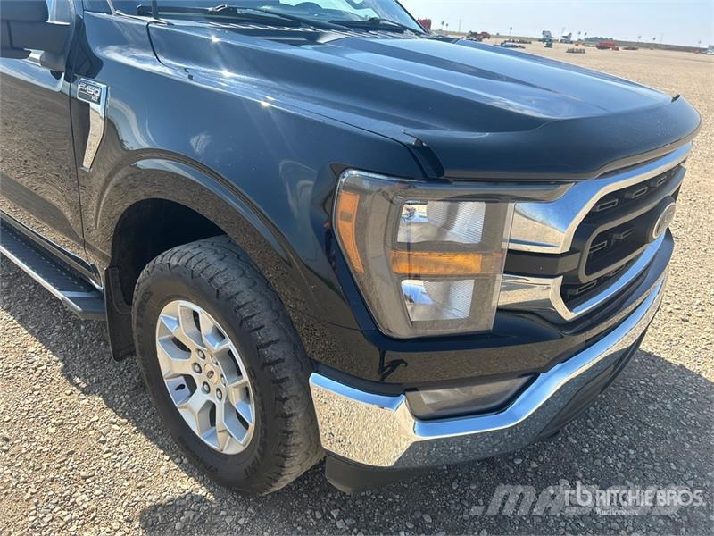 Ford F-150 XLT 4x4 Crew Cab Pickup Ostalo