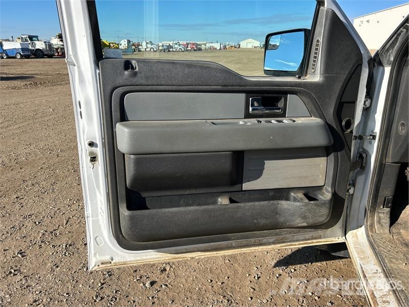 Ford F-150 XLT 4x4 Crew Cab Pickup Ostalo