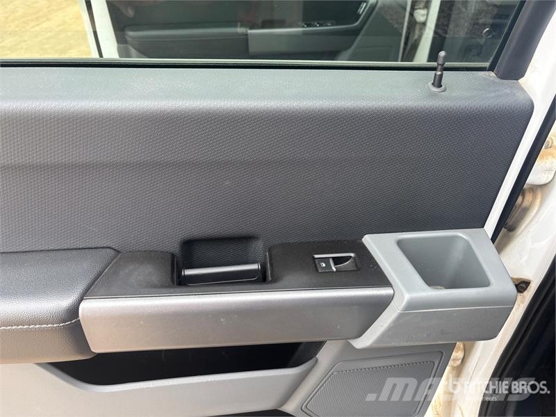 Ford F-150 XLT 4x4 Crew Cab Pickup Andere Transporter