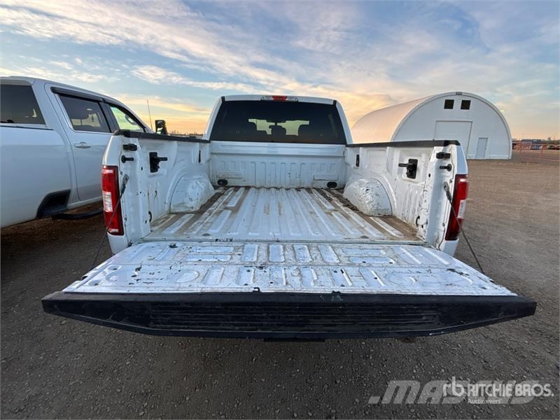 Ford F-150 XLT 4x4 Crew Cab Pickup Ostalo
