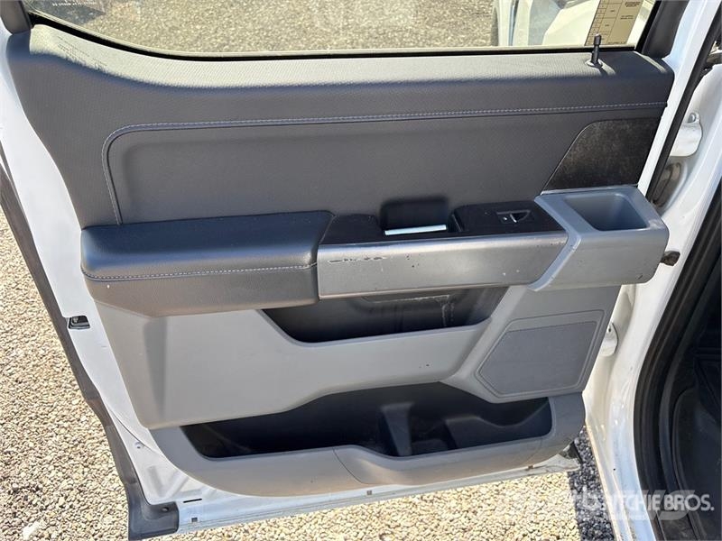 Ford F-150 XLT 4x4 Crew Cab Pickup Otros
