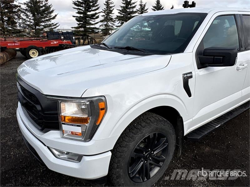 Ford F-150 XLT 4x4 Crew Cab Pickup Muu
