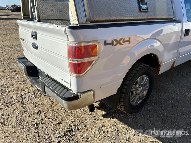 Ford F-150 XLT 4x4 Crew Cab Pickup Ostalo