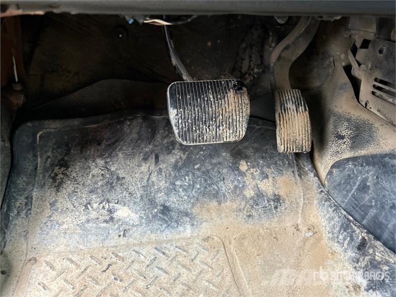 Ford F-150 XLT 4x4 Crew Cab Pickup (Inoperable) أخرى