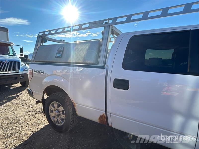 Ford F-150 XLT 4x4 Crew Cab Pickup Ostalo
