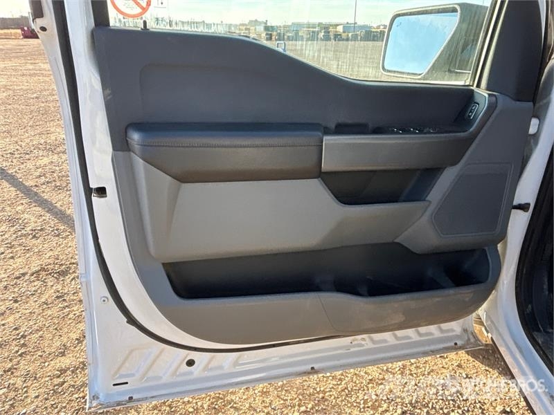 Ford F-150 XLT 4x4 Crew Cab Pickup Furgoni altro