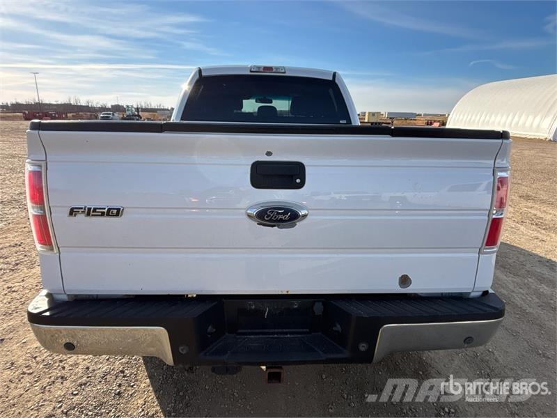 Ford F-150 XLT 4x4 Crew Cab Pickup Muu