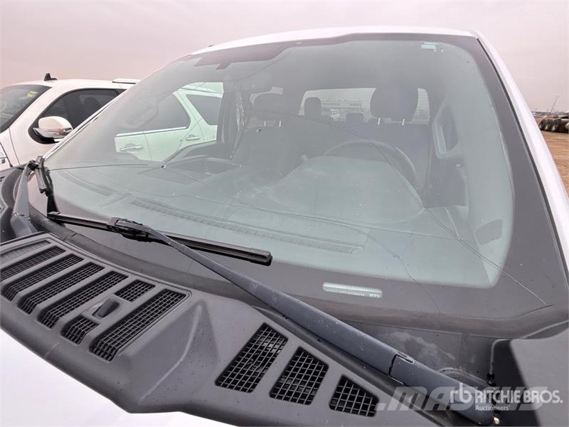 Ford F-150 XLT 4x4 Crew Cab Pickup أخرى