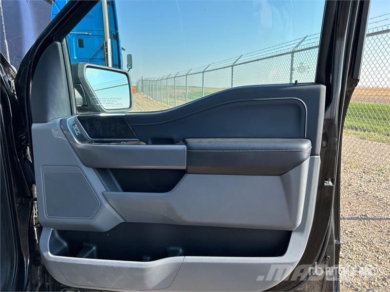 Ford F-150 XLT 4x4 Crew Cab Pickup Ostalo