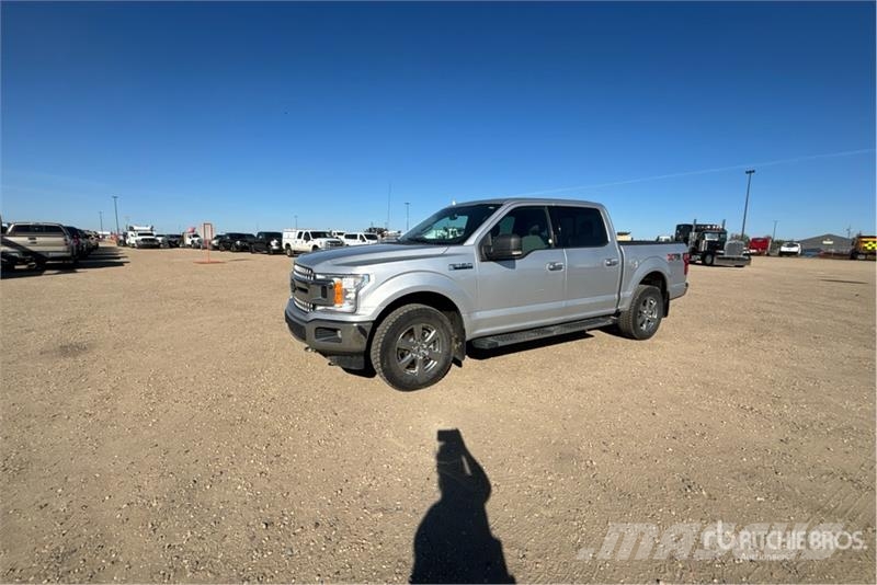 Ford F-150 XLT 4x4 Crew Cab Pickup Kita