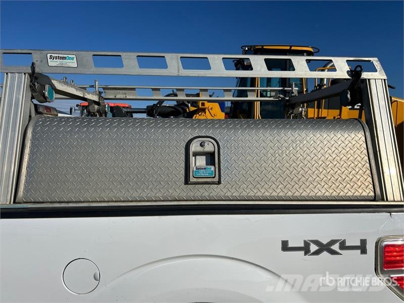 Ford F-150 XLT 4x4 Crew Cab Pickup Ostalo
