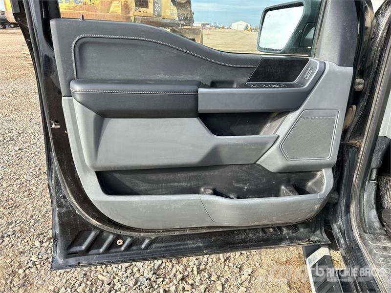 Ford F-150 XLT 4x4 Crew Cab Pickup Other
