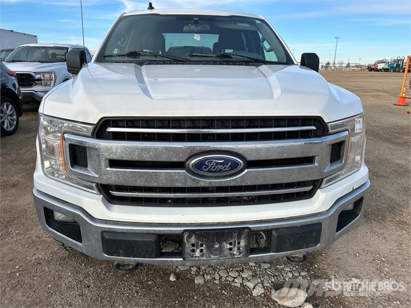 Ford F-150 XLT 4x4 Crew Cab Pickup أخرى
