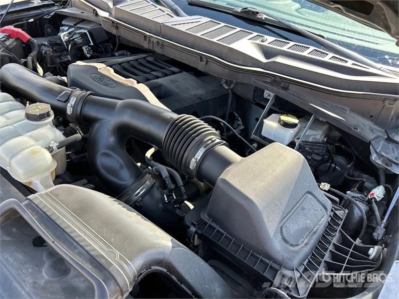 Ford F-150 XLT 4x4 Crew Cab Pickup Ostalo