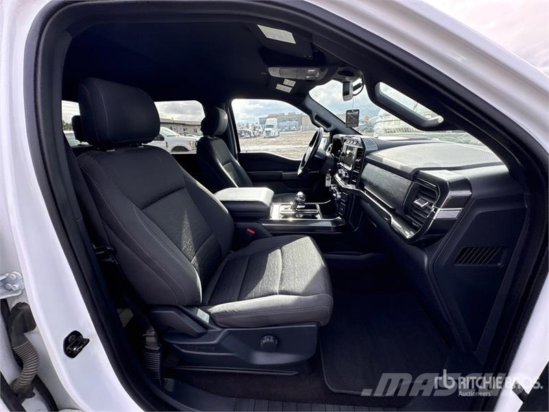 Ford F-150 XLT 4x4 Crew Cab Pickup Muu