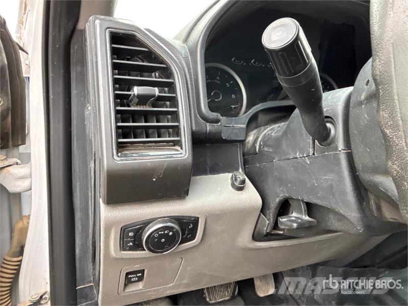 Ford F-150 XLT 4x4 Crew Cab Pickup أخرى