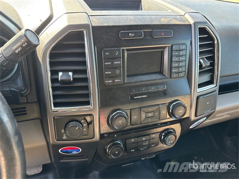 Ford F-150 XLT 4x4 Crew Cab Pickup أخرى