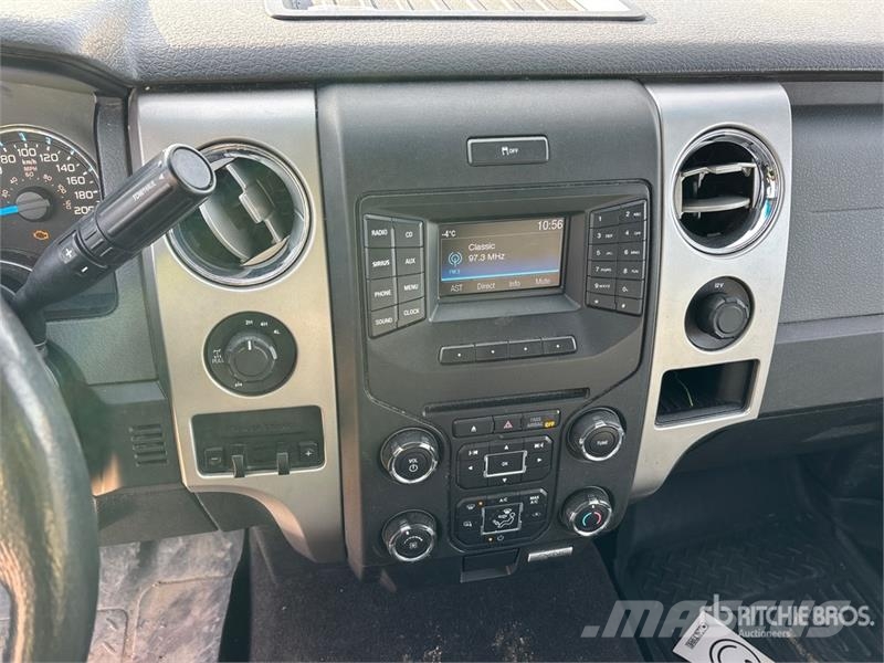 Ford F-150 XLT 4x4 Crew Cab Pickup Muu
