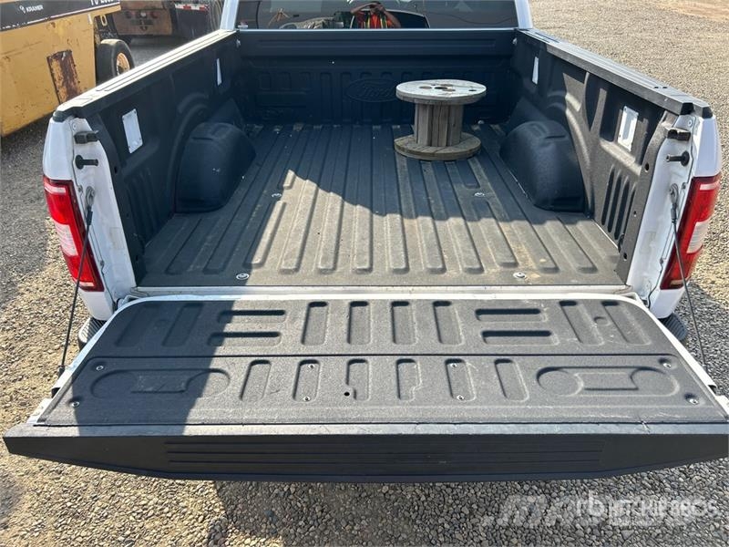 Ford F-150 XLT 4x4 Crew Cab Pickup Ostalo