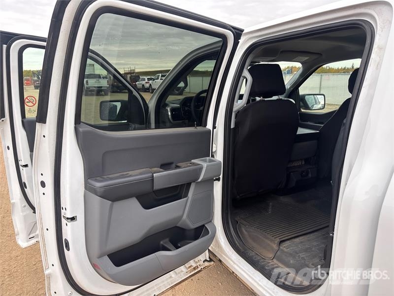 Ford F-150 XLT 4x4 Crew Cab Pickup Andere Transporter